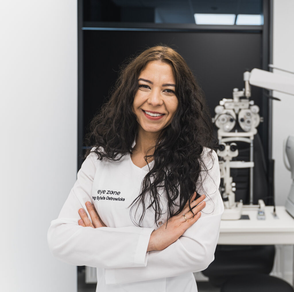 Właścicielka salonu optycznego eyezone
