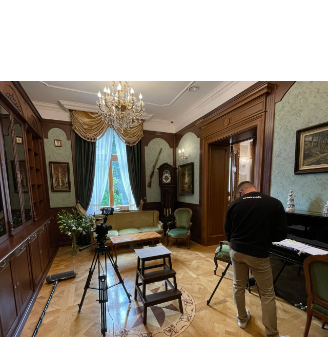 Agencja reklamowa nagrywająca film